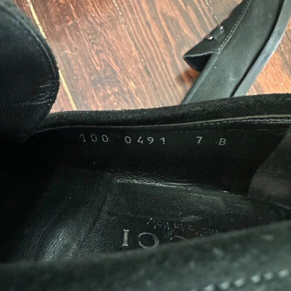 Gucci Logo Plaque Loafers in Black Suede - Picture 4 of 4